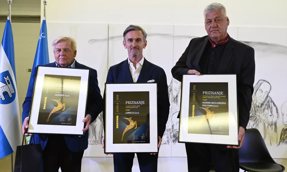 Trije nominiranci za prestižno nagrado (z leve): Janez Vohar, Hidrokop, zmagovalec Marko Lukić, Lumar IG, in Igor Oder, Hermine Wech. Foto: Nik Erik Neubauer