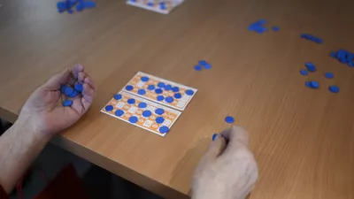 Bingo Lotto, družabna igra - 11.12.2023 – Hiša dobre volje HDV Ajdovščina - Dom upokojencev Nova Gorica, dnevni center za starejše, Cesta IV. prekomorske 61b //FOTO: Nik Erik Neubaue / Foto: Nik Erik Neubauer