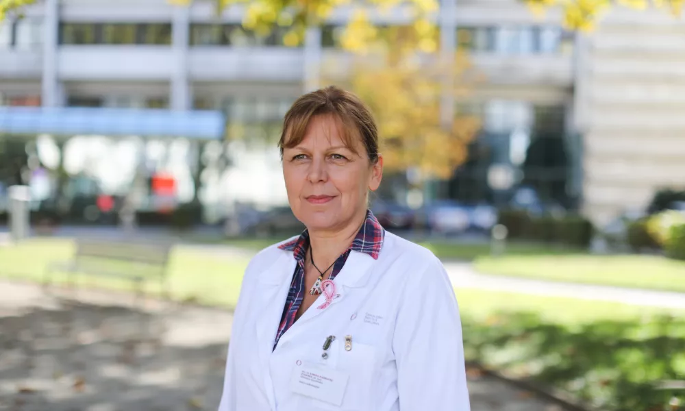 ﻿- 12.10.2021 - doc. dr. Lorna Zaletel Zadravec, dr. med., spec. radioterapevtka z Onkološkega inštituta Ljubljana in koordinatorica celostne rehabilitacije znotraj Državnega programa obvladovanja raka. //FOTO: Bojan Velikonja