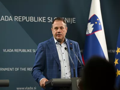 Matej Arčon09.09.2024 Redna seja vlade, na kateri bo ministrska ekipa razpravljala o novem predlogu kandidatke oziroma kandidata za evropskega komisarja, potem ko je od kandidature odstopil Tomaž Vesel; vlada, Gregorčičeva 20FOTO: Nik Erik Neubauer