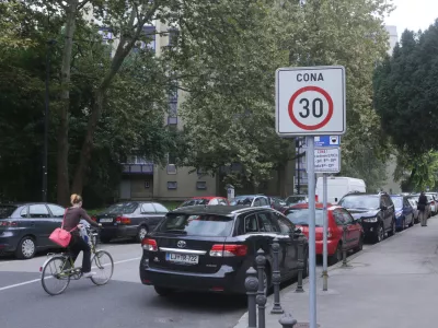 ﻿V ljubljanski mestni občini je 207 območij omejene hitrosti. Foto: Bojan Velikonja 