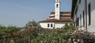 - 13.05.2022 – Nova Gorica - Frančiškanski samostan Kostanjevica – vrtnice Burbonke - zbirka historičnih vrtnic burbonk, ki je ena najpopolnejših in največjih zbirk vrtnic iz skupine burbonk na svetu - nasad //FOTO: Luka Cjuha