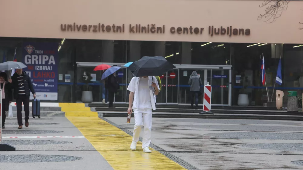 - glavna stavba UKC – Unverzitetni klinični center v Ljubljanit,- 01.03.2024 – stavka zdravnikov - začeli uveljavljati umiki soglasij zdravnikov za nadurno delo, s čimer Fides zaostruje stavko, ki poteka že sedem tednov. //FOTO: Bojan Velikonja