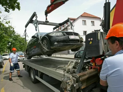 V Sloveniji vsako leto zasežejo presenetljivo veliko število motornih vozil. Zaseg je pogosto posledica ponavljanja najhujših prometnih prekrškov. Foto: Tomaž Skale