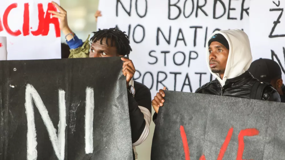 - migranti- 26.09.2024. - Novinarska konferenca Ambasade Rog ne temo deportacij migrantov iz Slovemije, tudi tistih, ki že delajo tukaj.//FOTO: Bojan Velikonja