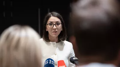 Ljubljana, DZ.Redna seja DZ s poslanskimi vprasanji ministrski ekipi.Ministrica za digitalno preobrazbo Emilija Stojmenova Duh.