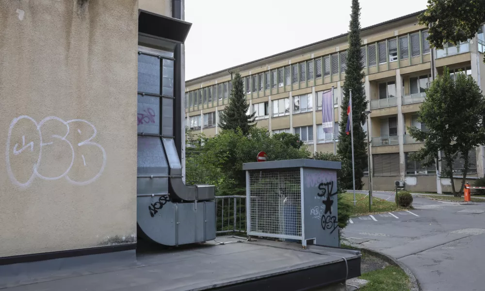 Oblasti v preteklosti niso kazale posebne zavzetosti za celovito prenovo Bolnišnice dr. Petra Držaja, ki deluje na drugem koncu mesta kot preostale enote UKC Ljubljana. Foto:  Jaka Gasar