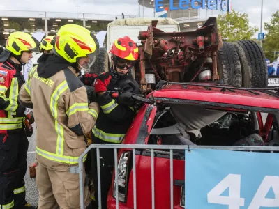 - Gasilci,- 27.09.2024. Heavy Rescue, sejemsko izobraževalni dogodek za gasilce v Ljubljani.//FOTO: Bojan Velikonja