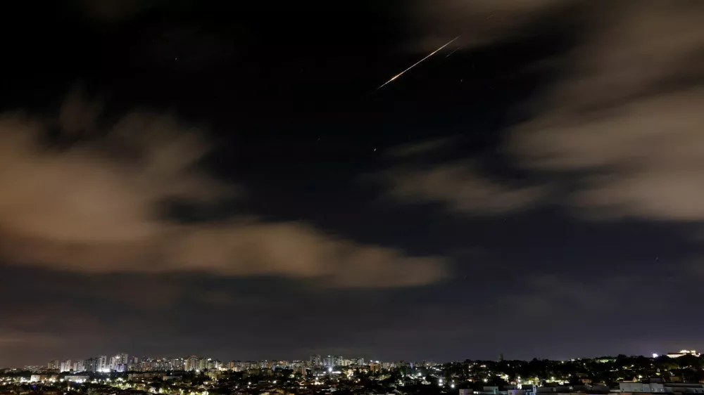 A surface-to-surface missile that was launched from Yemen towards Israel is intercepted by Israel's Arrow system outside of Israeli territory according to the Israeli military, as seen from Ashkelon, Israel, September 27, 2024 REUTERS/Amir Cohen   TPX IMAGES OF THE DAY