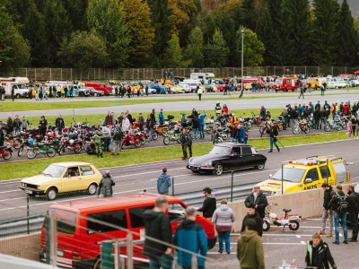 Med starodobnike že spadajo tudi nekoč izjemno priljubljena vozila yugo. / Foto: Anej Ferko