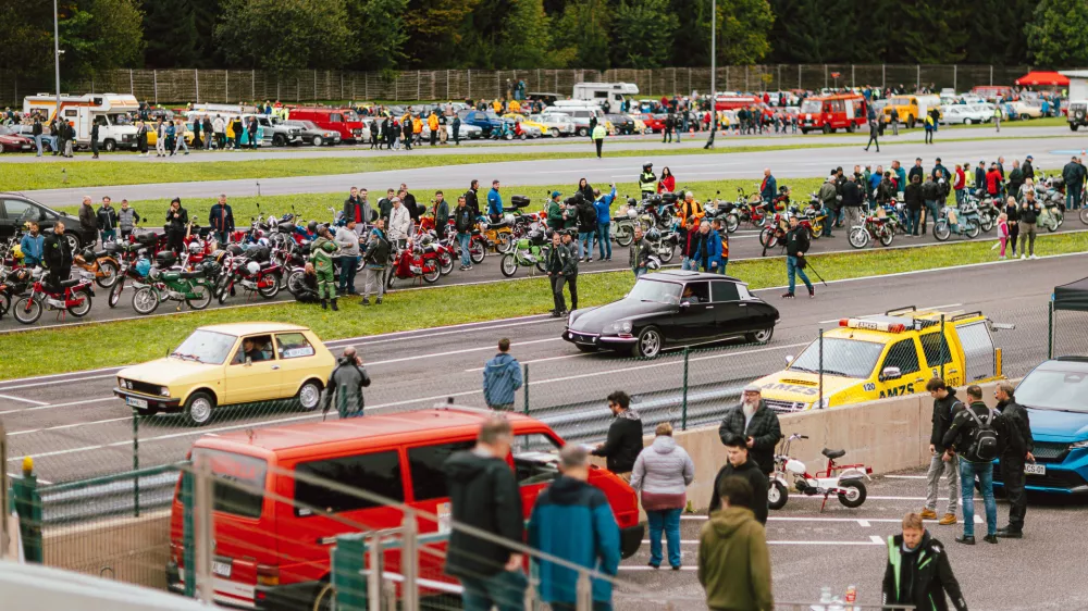 Med starodobnike že spadajo tudi nekoč izjemno priljubljena vozila yugo. / Foto: Anej Ferko