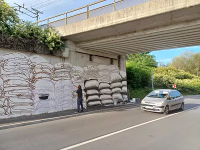 Podvoz na cesti Goričane–Medvode krasi umetniška stenska poslikava s tematiko lanskih poplav. Foto: Tina Jereb