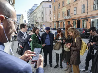 - 30.09.2024 - novinarska konferenca na kateri so predstavili mobilno literarno-zvočno aplikacijo Slavic Soundwalking. Primer dobre prakse vključevanja ranljivih skupin, predvsem gluhih in naglušnih.//FOTO: Jaka Gasar