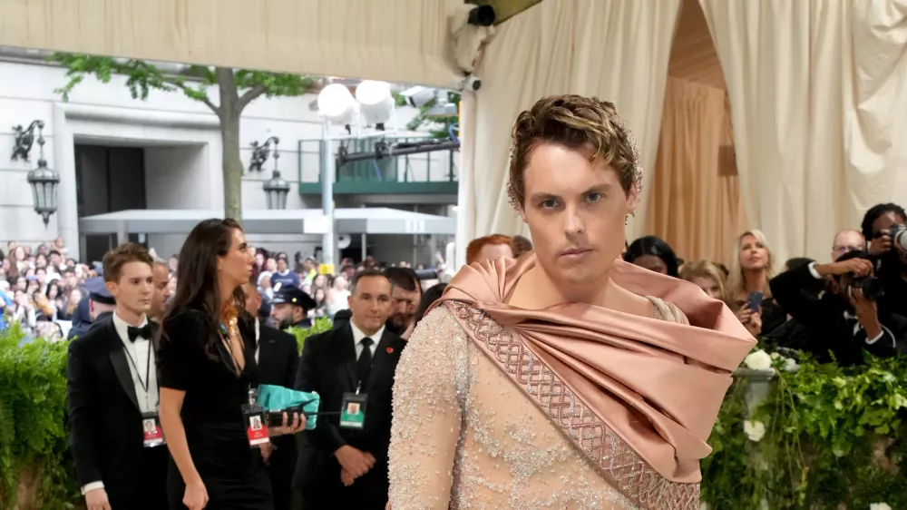 NEW YORK, NEW YORK - MAY 06: Gustav Magnar Witzoe attends the 2024 Met Gala Celebrating "Sleeping Beauties: Reawakening Fashion" at The Metropolitan Museum of Art on May 06, 2024 in New York City. (Photo by Jeff Kravitz/FilmMagic) / Foto: Jeff Kravitz