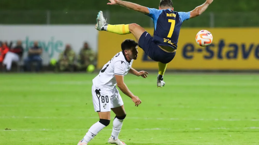 Nogometaši Celja in Vitorie Guimaraesa so se v Evropi merili že lani, ko so bili uspešnejši slovenski prvaki. V sredo so bili Celjani daleč od uspeha. Foto: Bojan Velikonja