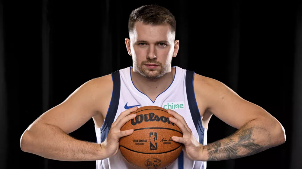 Luka Dončić priprave na novo sezono v ligi NBA ni začel po željah. Foto: Reuters