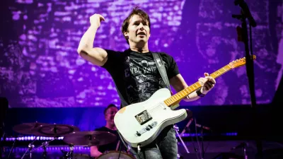 KH65N8 Milan 14th november 2017 James Blunt performs live at Mediolanum Forum ? Roberto Finizio / Alamy Live News