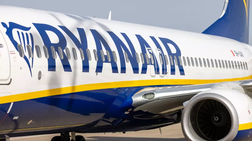 FILED - 12 April 2022, Bavaria, Nuremberg: A Ryanair plane stands on the apron at Albrecht Duerer Airport Nuremberg. Photo: Daniel Karmann/dpa