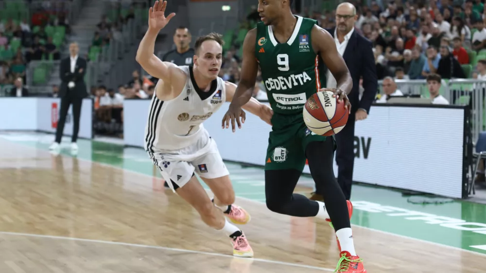 Klemen Prepelič in Brynton Lemar29.09.2024 - Košarka Cedevita Olimpija - Dubaj v drugem krog regionalne liga ABA.FOTO: LUKA CJUHA