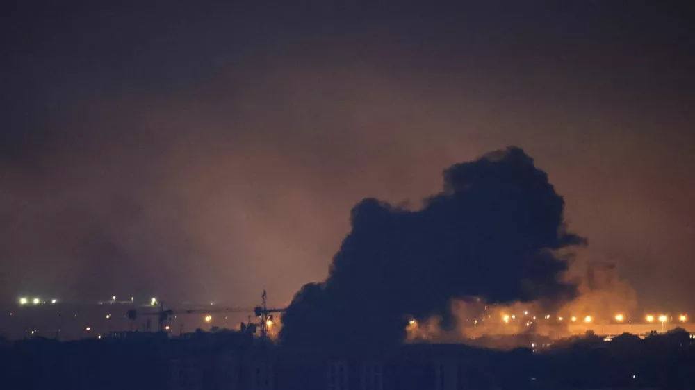 Smoke billows over Beirut's southern suburbs after a strike, amid ongoing hostilities between Hezbollah and Israeli forces, as seen from Sin El Fil, Lebanon, October 5, 2024. REUTERS/Amr Abdallah Dalsh