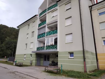 Brez vednosti lastnikov prijavljala tujce / Foto: Mojca Marot