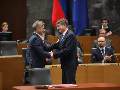 07.10.2024. Prisega novih dveh ministrov za obrambo in šolstvo Boruta Sajovic in Vinko Logarja v DZRS. Foto: Bojan Velikonja: 