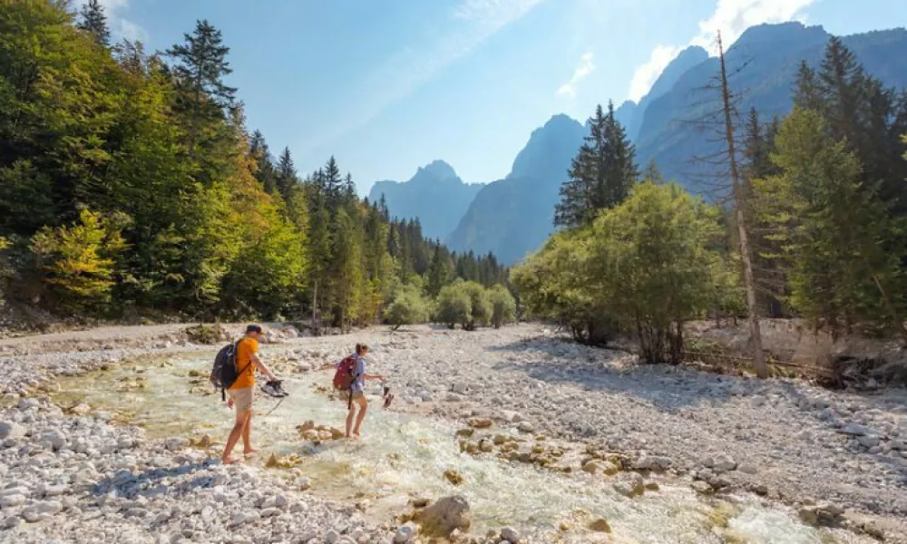 Slovenijo je lani obiskalo šest milijonov turistov, kar je največ doslej. Predstavlja se jim s sloganom I feel S-love-nia, kar preprosto pomeni: Čutim Slovenijo, čutim ljubezen. / Foto: Jošt Gantar/slovenia.info