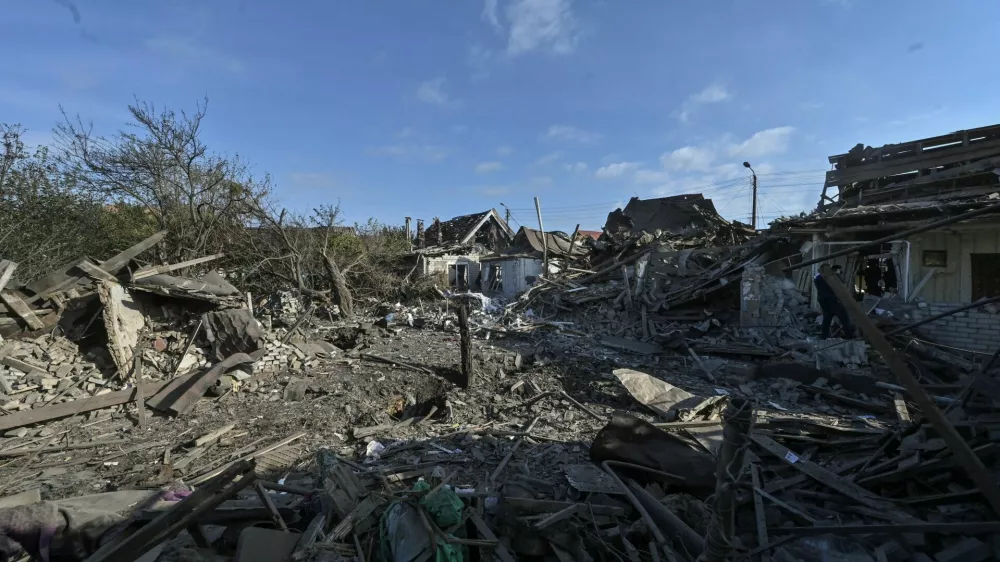 A view shows houses destroyed by a Russian air strike, amid Russia's attack on Ukraine, in Zaporizhzhia, Ukraine October 10, 2024. REUTERS/Stringer