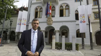 Gregor Macedoni, župan Mestne občine Novo mesto- 18.09.2023 – Novo mesto - reportaža iz mestnih središč, obnovljenih z EU sredstvi. //FOTO: Luka Cjuha