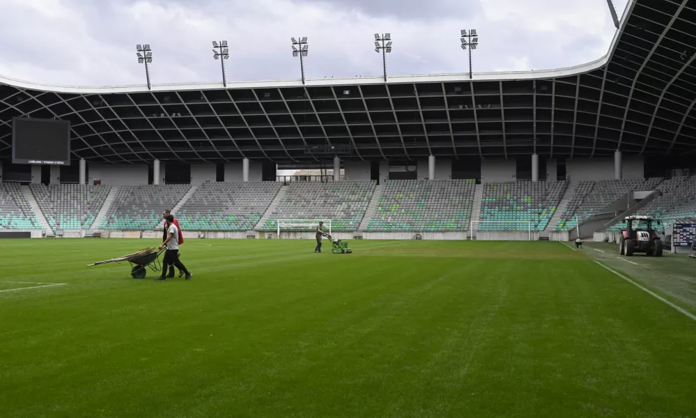 10.10. 2024 - Stadion Stožice - ponovna sanacije trave Foto: Nik Erik Neubauer