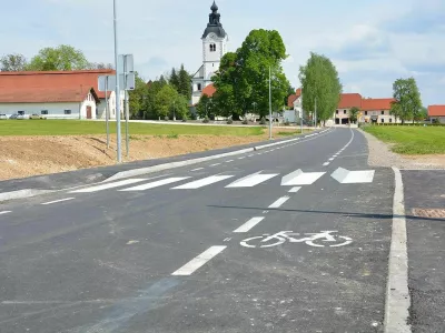 Projekt rekonstrukcije ceste od komendske cerkve do Klanca tudi uradno končan. F Občina Komenda