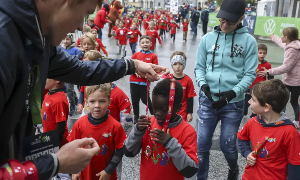 - 19.10.2024 - Ljubljanski maraton - Lumpi tek, otroci, tekači//FOTO: Jaka Gasar