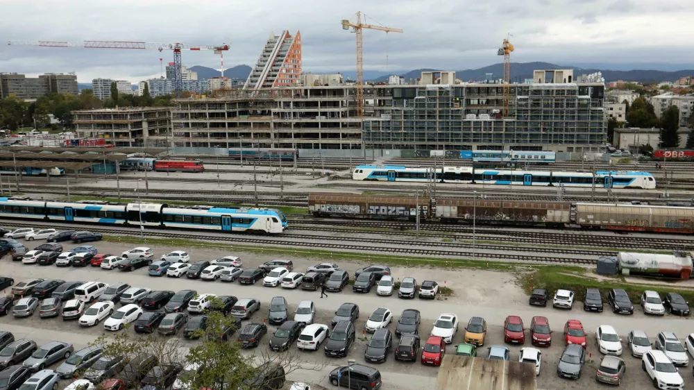 Projekt Vilharia spominja na poslovne prostore stavbe Blumental v Bratislavi, kjer je sedež podjetja. Foto: Tomaž Skale