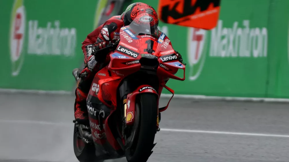 MotoGP - Thailand Grand Prix - Chang International Circuit, Buriram, Thailand - October 27, 2024 Ducati Lenovo Team's Francesco Bagnaia in action during the MotoGP REUTERS/Athit Perawongmetha