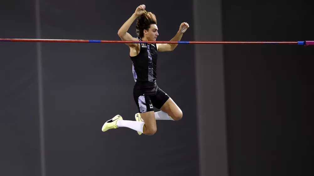 ﻿dpatop - 15 February 2020, Scotland, Glasgow: Sweden''s Armand Duplantis competes during the men's pole vault at the Muller Indoor Grand Prix at Emirates Arena. Photo: Ian Rutherford/PA Wire/dpa