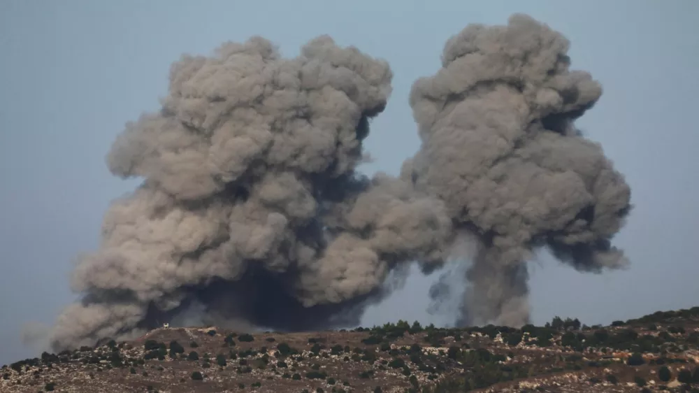 Smoke billows amid ongoing hostilities between Hezbollah and Israeli forces, as pictured from Marjayoun, near the border with Israel, October 28, 2024. REUTERS/Karamallah Daher  REFILE - QUALITY REPEAT   TPX IMAGES OF THE DAY