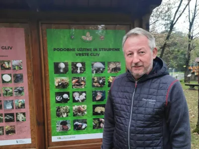 Alojz Junger ocenjuje, da je bila letošnja gobarska sezona slaba. / Foto: Damijan Toplak