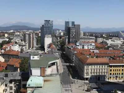 - 05.08.2022 – Ljubljana – občinske nepremičnine na katere naj bi ljubljanska občina montirala sončne elektrarne -  //FOTO: Luka Cjuha