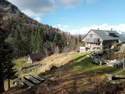 Orožnova koča, planinska koča