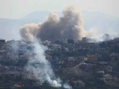 Smoke billows over Khiam, amid ongoing hostilities between Hezbollah and Israeli forces, as pictured from Marjayoun, near the border with Israel, Lebanon October 31, 2024. REUTERS/Karamallah Daher