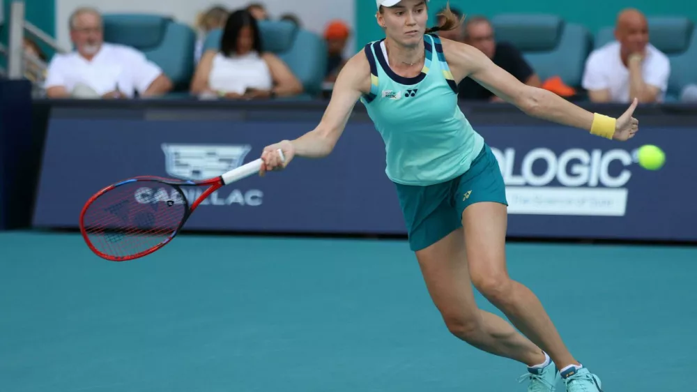 2WXT816 Elena Rybakina hits a forehand at the Miami Open on March 30, 2024 in Miami Gardens, FL. Danielle Collins defeated Elena Rybakina 7-5, 6-3 in the Women?s Singles finals. (Credit: Paul Fong/Image of Sport)