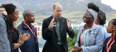 Prince William, Prince of Wales chats with young climate activists in front of the iconic Table Mountain at the Earthshot Prize Climate Leaders Youth Programme on November 04, 2024 in Cape Town, South Africa. During his visit, The Prince of Wales will attend the fourth annual Earthshot Prize Awards and engaged in various environmental initiatives and participated in events held in Cape Town as part of 'Earthshot Week'.The Earthshot Prize Climate Leaders Youth Programme. Prince William, Prince of Wales visit to Cape Town, South Africa - 04 Nov 2024As part of 'Earthshot Week' in South Africa, The Prince will take part in a series of events, spotlighting groundbreaking environmental solutions and bringing together world-leading innovators, investors and philanthropists to drive forward the restoration and protection of our planet.,Image: 930324103, License: Rights-managed, Restrictions:, Model Release: no