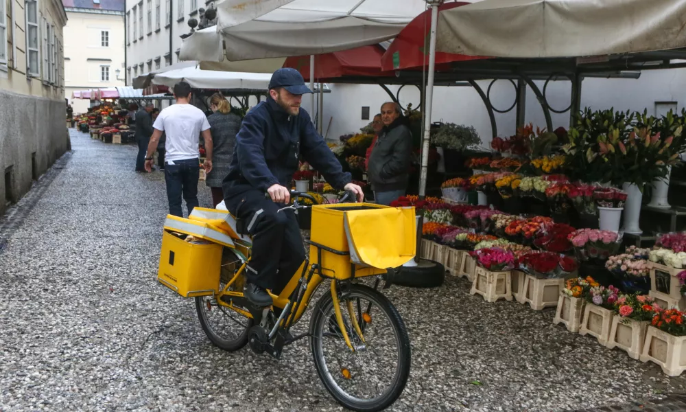 ﻿- 13.04.2018 - Tomaž Osolnik, poštar - pismonoša na kolesu – Pošta  //FOTO: Luka Cjuha. / Foto: Luka Cjuha