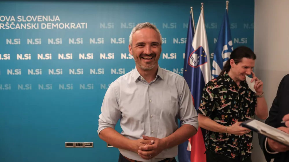 - Janez Cigler Kralj, podpredsednik in vodja poslanske skupine NSi.- 09.06.2024 - Evropske volitve 2024 - Volitve poslancev v Evropski parlament - Štab NSi.  //FOTO: Bojan Velikonja