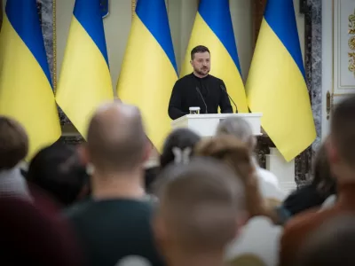 HANDOUT - 08 November 2024, Ukraine, Kiev: Ukrainian President Volodymyr Zelensky delivers a speech during a ceremony honouring the families of Ukrainian fallen soldiers at the Mariinskyi Palace. Photo: -/Ukraine Presidency/dpa - ATTENTION: editorial use only and only if the credit mentioned above is referenced in full