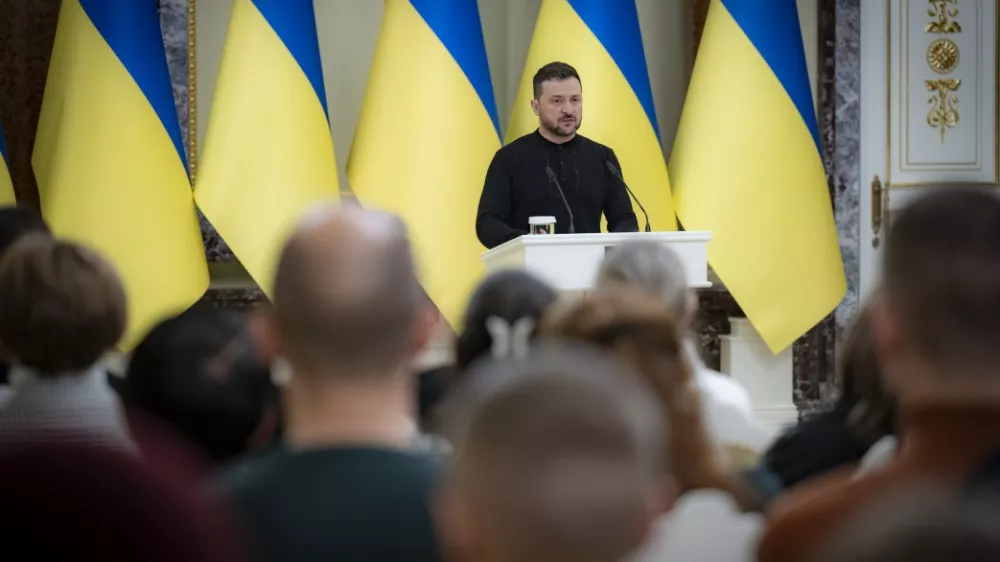 HANDOUT - 08 November 2024, Ukraine, Kiev: Ukrainian President Volodymyr Zelensky delivers a speech during a ceremony honouring the families of Ukrainian fallen soldiers at the Mariinskyi Palace. Photo: -/Ukraine Presidency/dpa - ATTENTION: editorial use only and only if the credit mentioned above is referenced in full