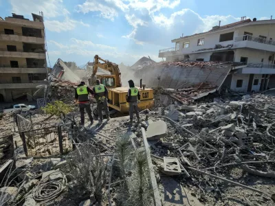 Civil defence members of the Islamic Health Authority work at a damaged site, in the aftermath of an Israeli strike in Mashghara, in the western part of Lebanon's Bekaa Valley, Lebanon November 10, 2024. REUTERS/Maher Abou Taleb