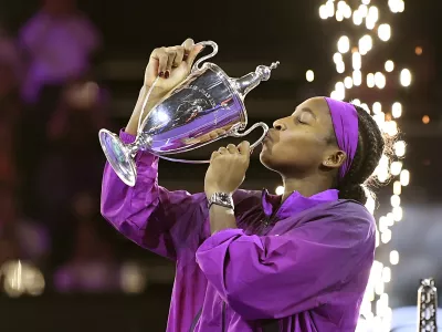 Coco Gauff je bila navdušena, potem ko je slavila zmago na zaključnem mastersu najboljših teniških igralk. Foto: AP