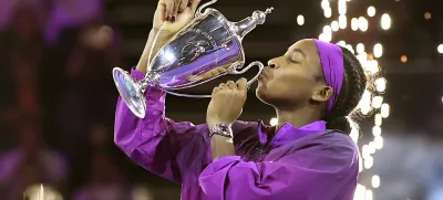 Coco Gauff je bila navdušena, potem ko je slavila zmago na zaključnem mastersu najboljših teniških igralk. Foto: AP