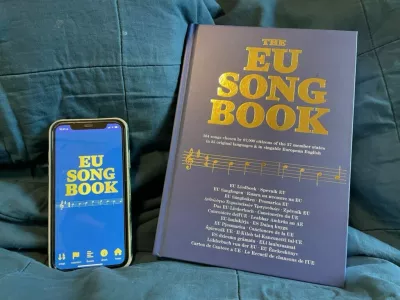 Pesmarica EU v knjižni in elektronski obliki. / Foto: The European Union Songbook Association